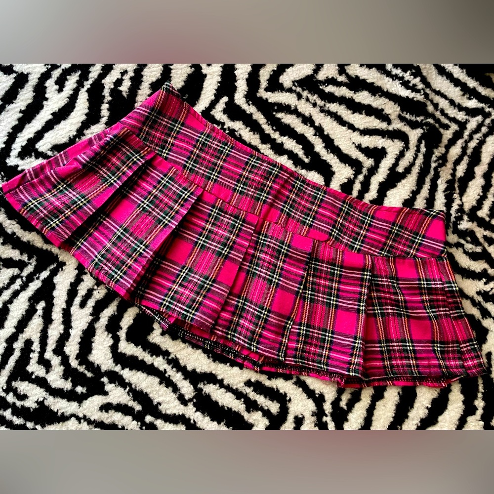 Leg Avenue Pink Plaid Micro Mini School Girl Skirt. Size Medium.